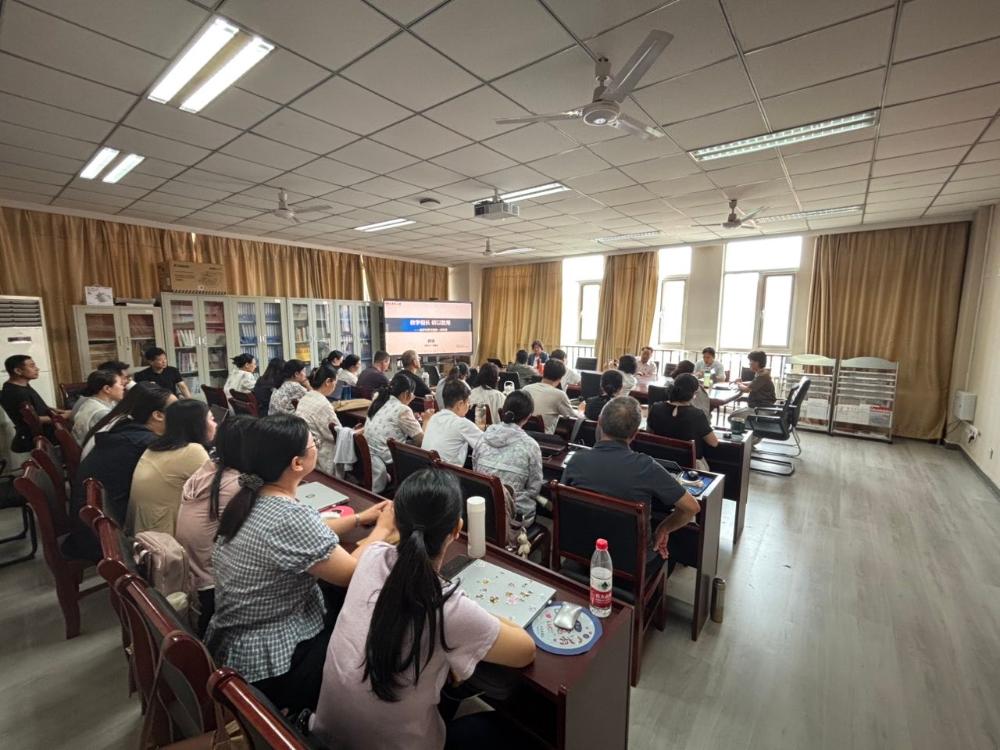 教学相长  教学与科研的“双向滋养”